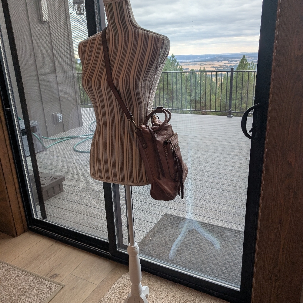 Lucky Brand chestnut leather hobo/cross body bag - Picture 7 of 13